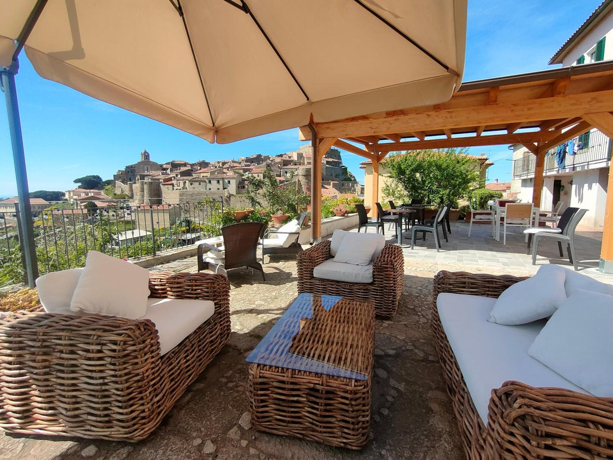 B&B Airone Giglio Castello Bagian luar foto